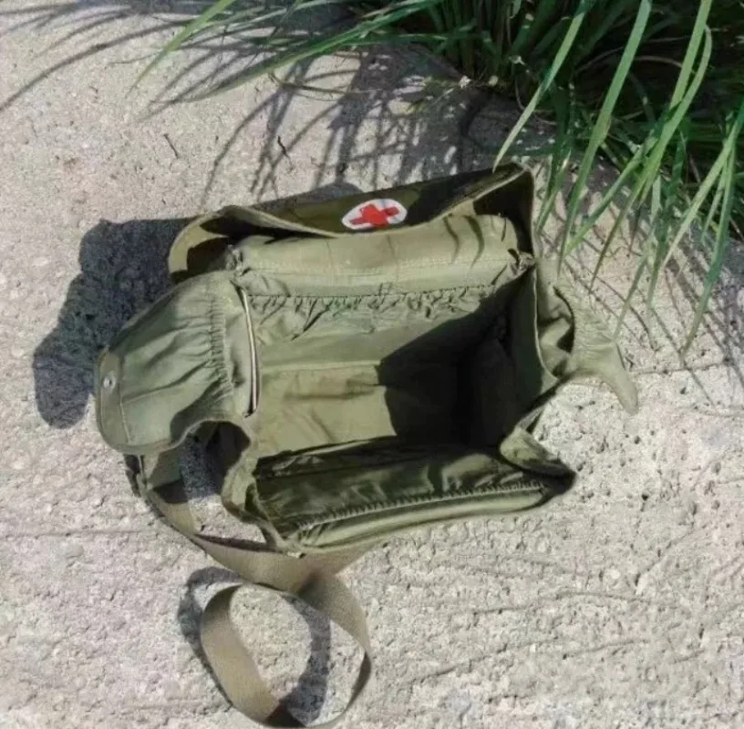 GENUINE ORIGINAL SURPLUS Made in 1970s CHINESE MILITARY GREEN WATERPROOF CAVALRY MEDICAL BAG MOTORCYCLE BIKE SIDE BODY BAG