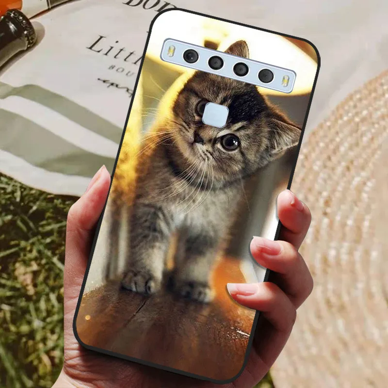Stylish Soft Silicone Phone Case - Fashionable Protective Cover in Vibrant Colors