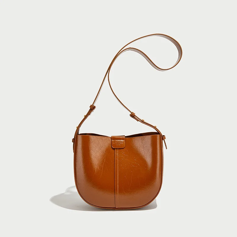 Tote Bag 2023 Top Quality New Large Capacity Retro Simple Casual Commuter Soft Leather Shoulder Bag Fashion Saddle Bag_voghion.com