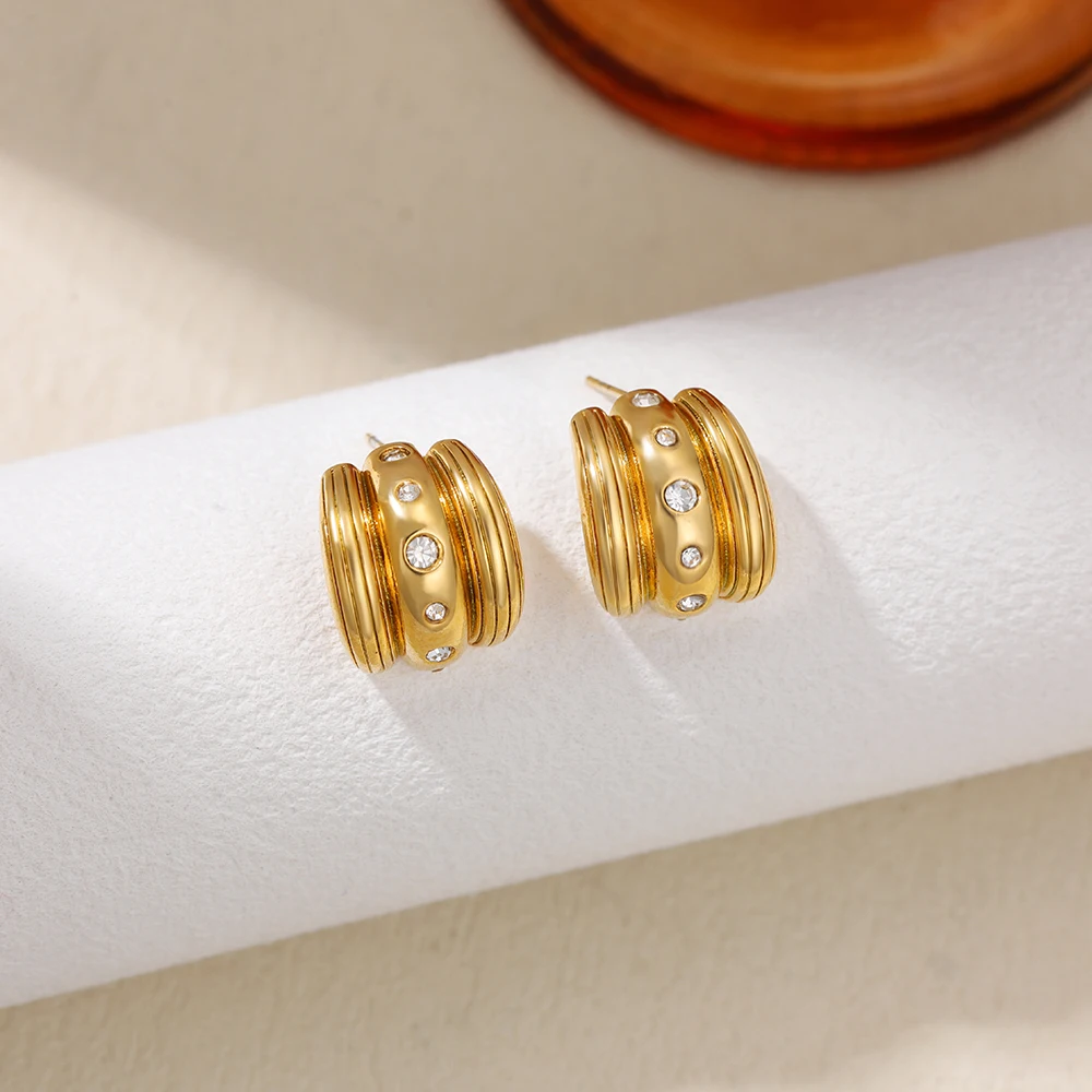 Creative Personality Striped Three Layers Arch CC Ear Hoops Huggie Earring for Women Statement Texture Zircon Studs Chic Jewelry