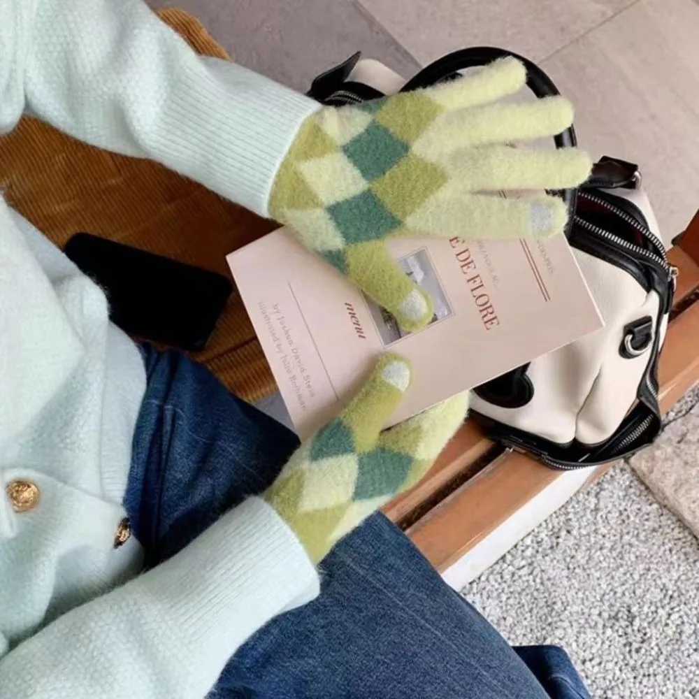 Polyester Winter Cycling Gloves Touch Screen Windproof Mittens