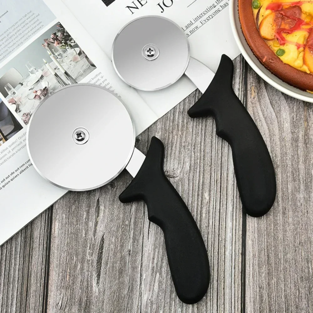 Pizza Cutters Stainless Steel Kitchen Accessories Pastry Roller Cutter Pizza Knife Cookie Cake Roller Wheel Scissor Cutting Tool