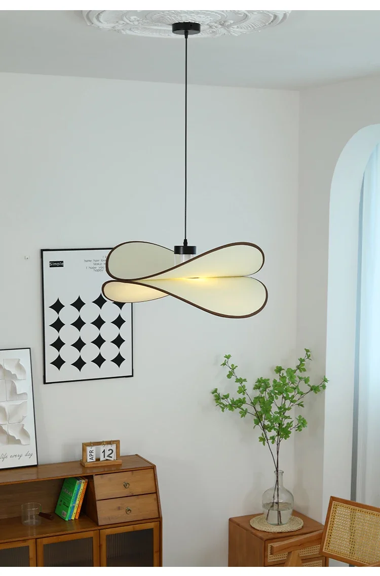 Description Picture 2 of itemFrench Art Lamp Medieval Living Room Retro Wabi-sabi Style Bedroom Restaurant Study Potato Chip Chandelier Home Decor LED Lamp