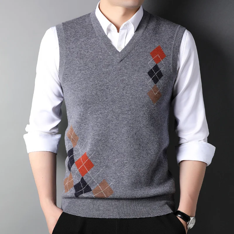 

MACROSE Brand Pullover Sweater V Neck Knit Vest New Fashion Designer Argyle Men 100% Wool Sleeveless Autum Casual Men Clothing