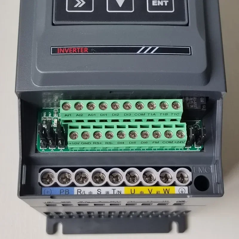 2025 Sanjing SAJ 인버터 VM1000B-4T1R5GB: 강력한 15kW 출력, 삼상 380V 지원, 다용도 DIY 활용