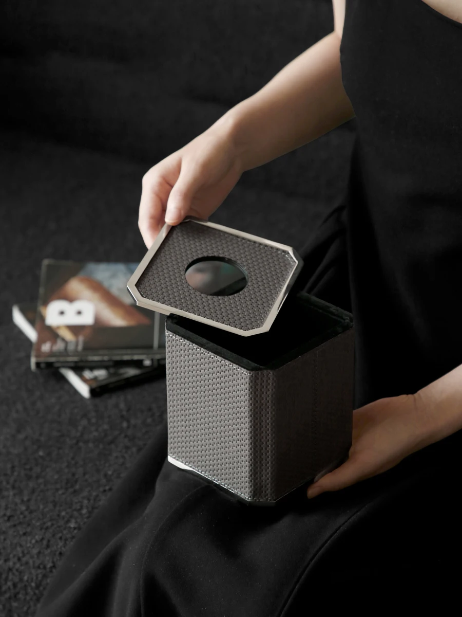 Luxury Tissue Box Hotel High-End Metal Roll Paper Box Home Living Room Desktop Decoration Ornaments Viano Roll Paper Towel Box 4