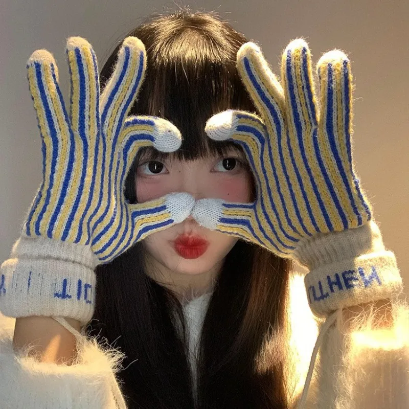 Winter Velvet Thickened Student Cycling Anti Cold Retro Striped Knitted Yarn Women's Gloves  Convenient  and  Practical