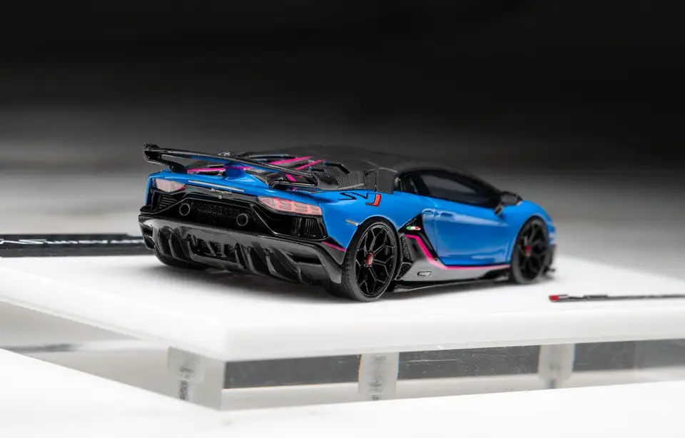 TARDIS 1:64 アヴェンタドール SVJ 63 ブルー ダイキャスト