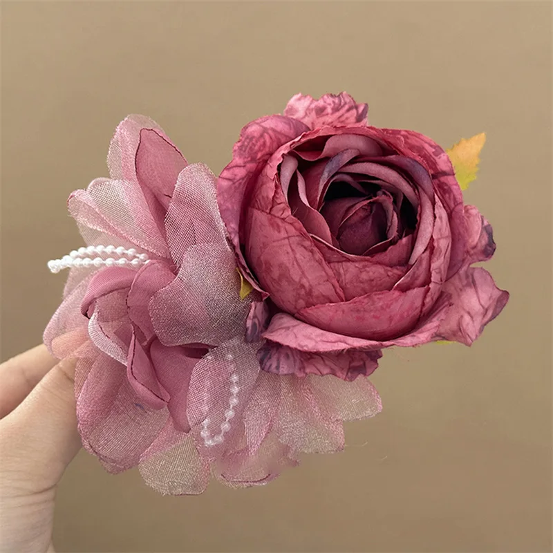1Pcs Rose Rosa Dreidimensionale Blume Haar Clip Fee Sanfte Styling Haar Zubehör Dating Partys Täglichen Verschleiß Dekoration Clip – Detail 4