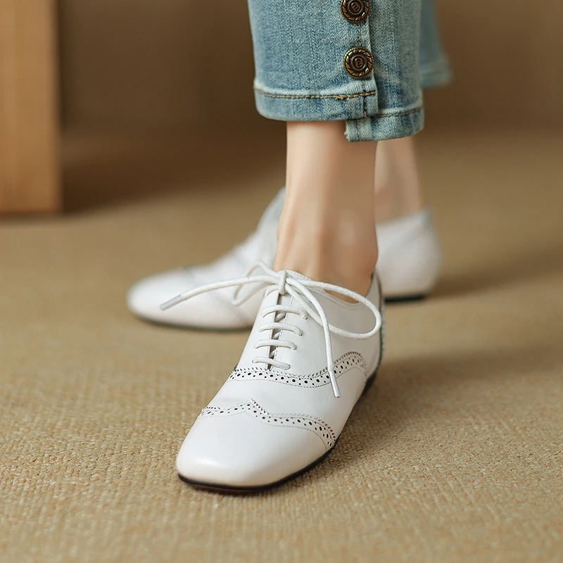 Women's New Spring and Autumn Square Headed Genuine Leather Carved Lace up Customized Large Low Heel Blake Single Shoes