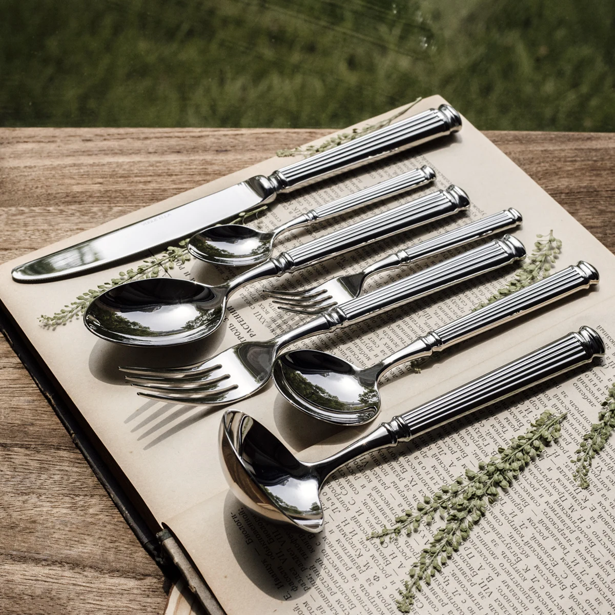 Description Picture 4 of itemRoman Column Stainless Steel Tableware, Western Knife, Fork, Main Dinner Spoon, Dessert Spoon, Cake Fork, Luxury, Retro, Light