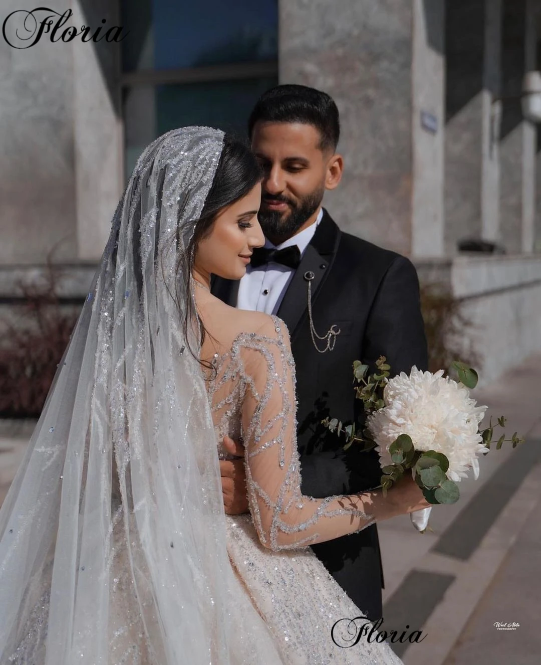 Middle East Shiny Wedding Dresses A-Line Dubai Glitter Long Sleeves Wedding Gowns Sweep Train Brides Dresses Robe De Mariée 2