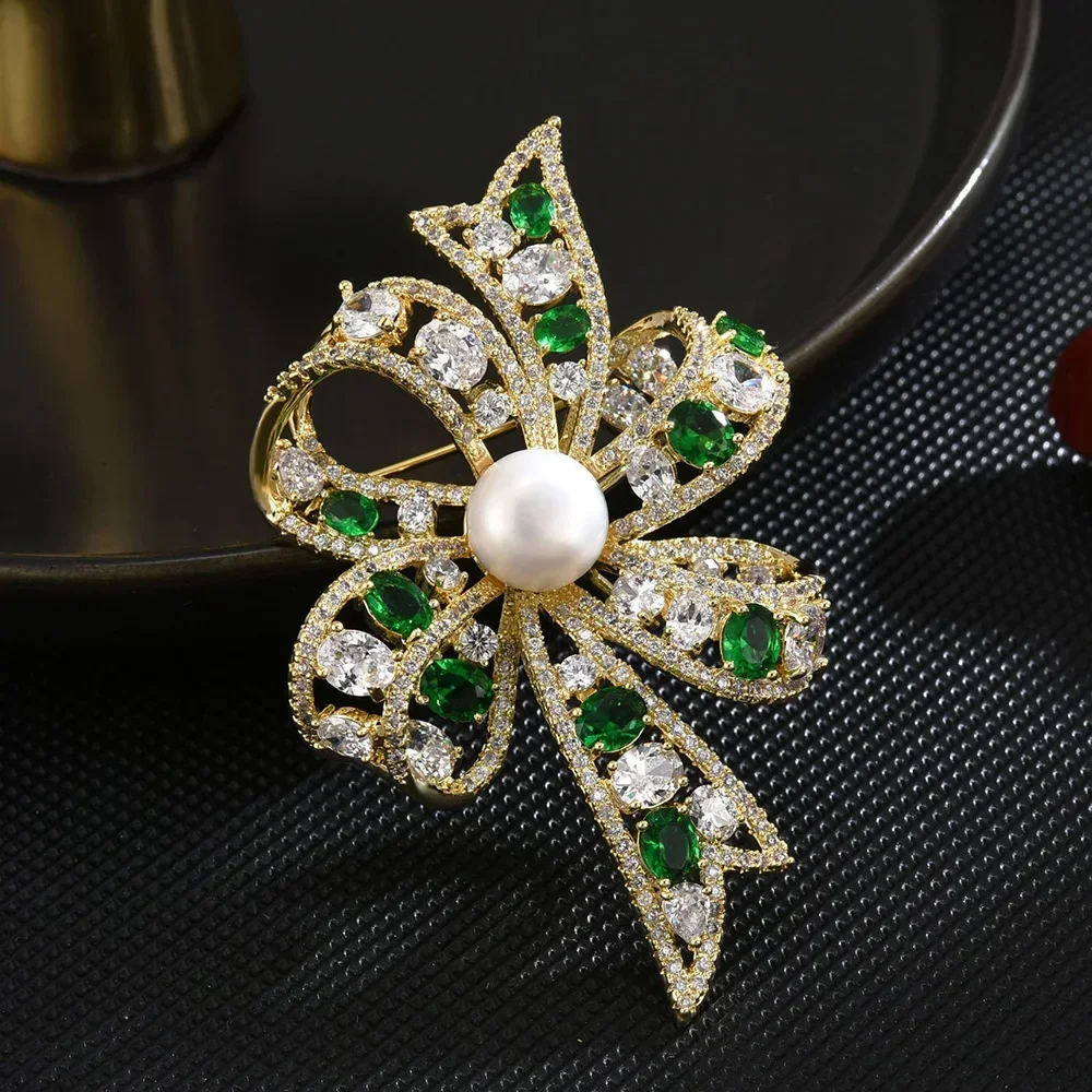 Hollow Inlaid Zircon Bow Brooch Elegant Freshwater Pearl Bowknot Corsage High-quality Women's Brooches for Clothes Decor