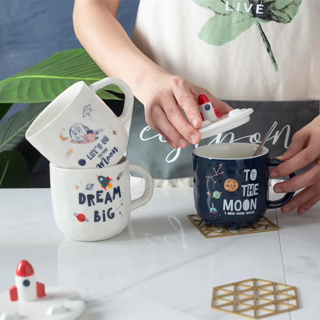 

Creative 3D hand-painted rocket ceramic cup, good implication, mug, cute planet lovers, personalized mobile phone rack, cup