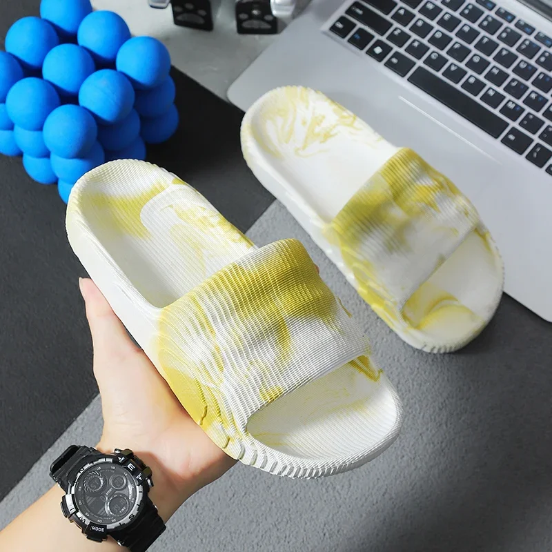 Wholesale Fashion trend summer slippers men brand logo big size house  slipper casual flat slippers sandals for men From m.