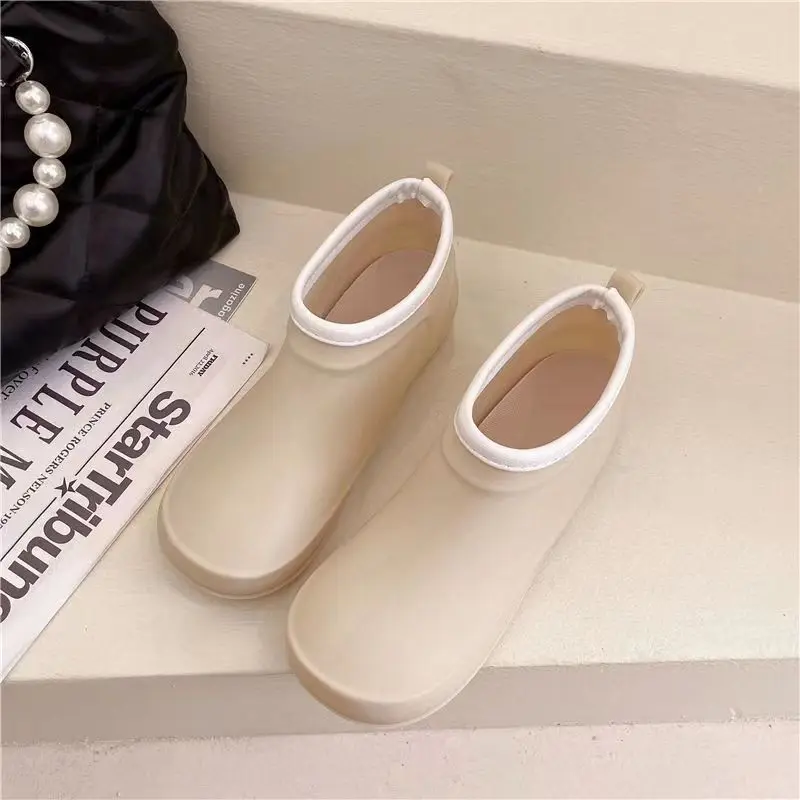 Women's Four Seasons Short Tube Rain Shoes Soft Bottom Non Slip Waterproof Fashionable Hemmed Rain Shoes Kitchen Work Shoes