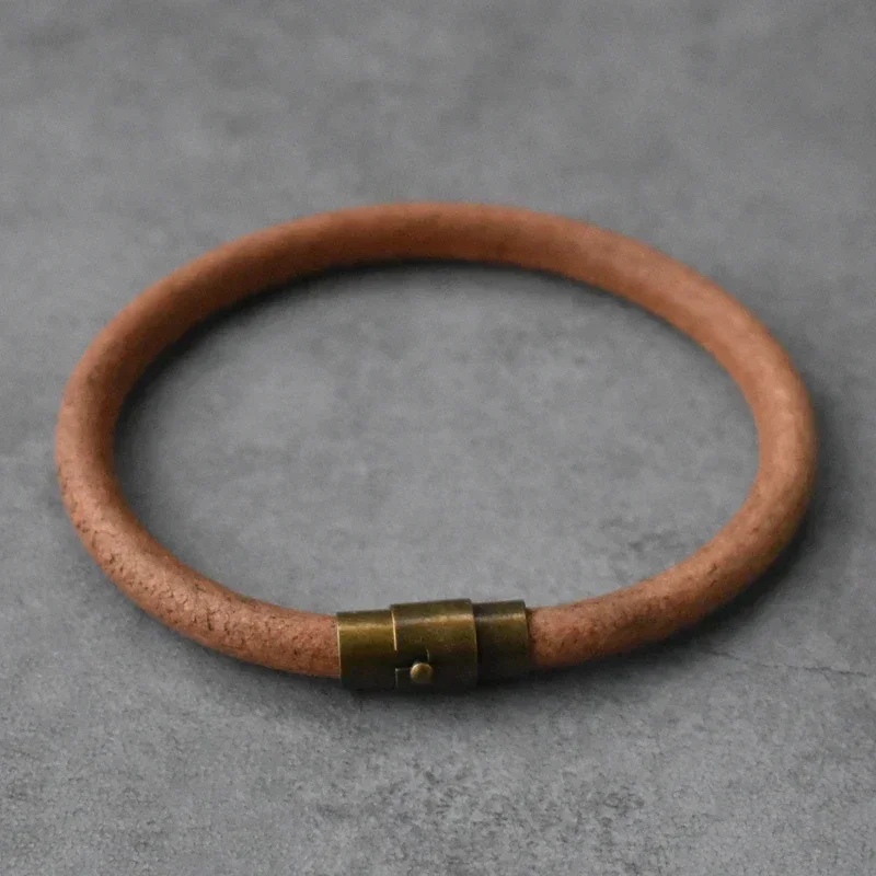 New Classic Style Men Brown Leather Bracelet Simple Magnet Clasp Button Neutral Accessories Handmaide Jewelry Gifts leather bracelet