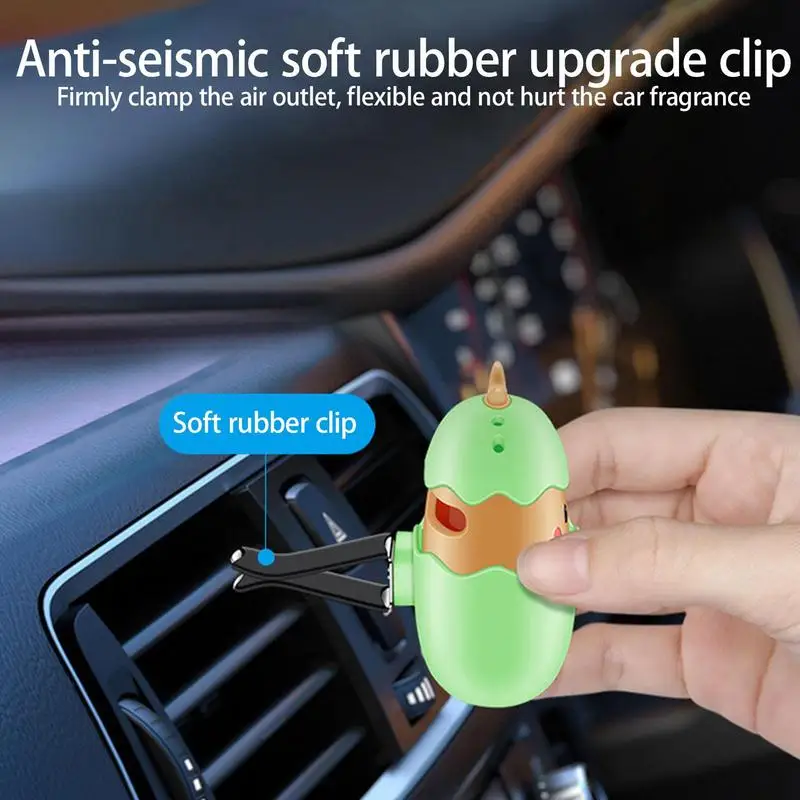 �ڵ��� ������ ���� �Ʒθ� �׶��� ���� ��Ʈ Ŭ��, ũ������Ƽ�� �ƿ﷿ ���, õ�� ������ ���� ��ǻ��, �ڵ��� �׼�����