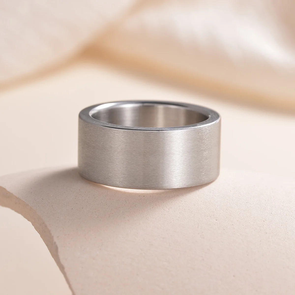 Elegant 10mm Vintage Silver-Toned Stainless Steel Ring - Timeless Jewelry Gift