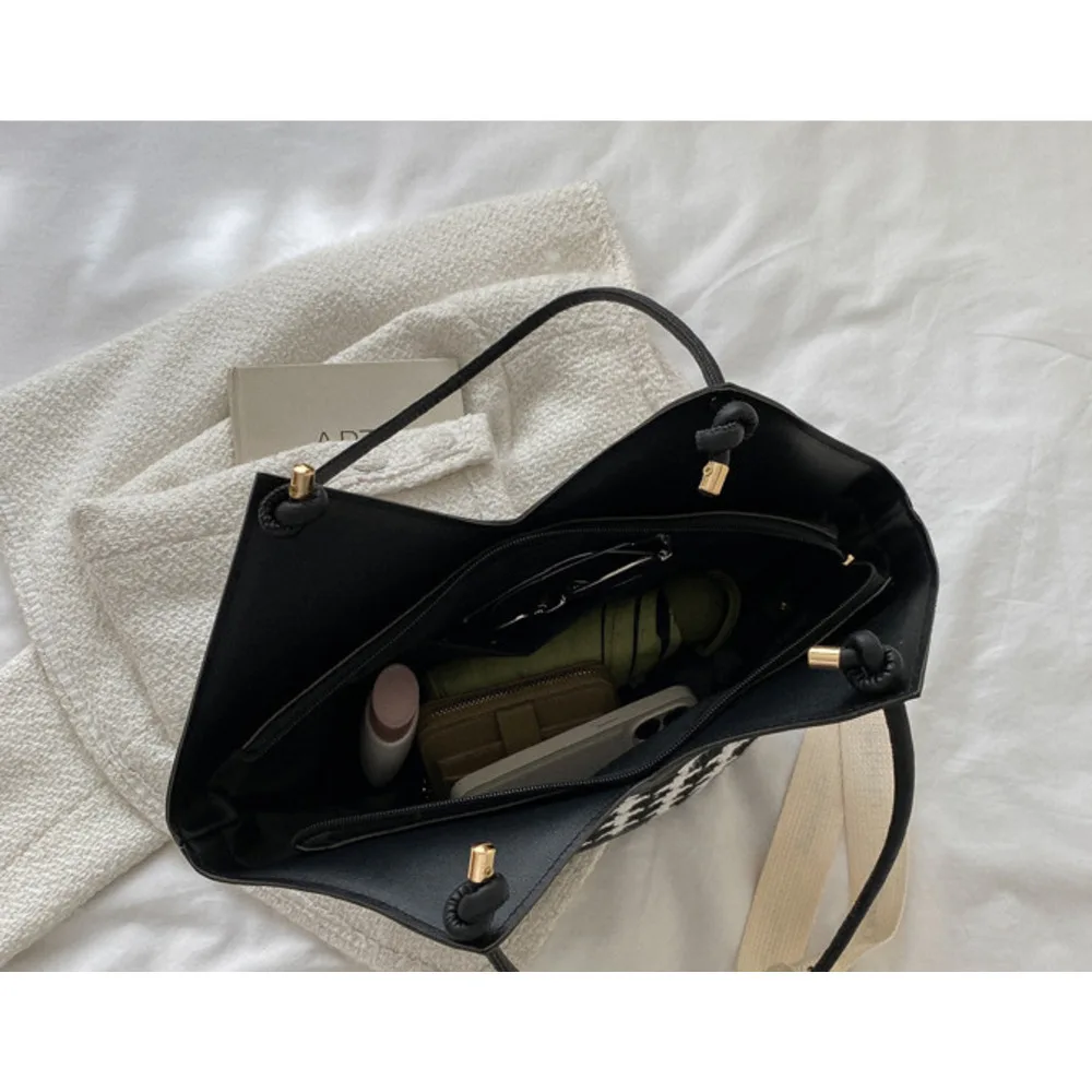 Fashion Handbag 2024 New Trendy Women's One Shoulder Large Capacity Plaid Scarf Tote Bag_voghion.com