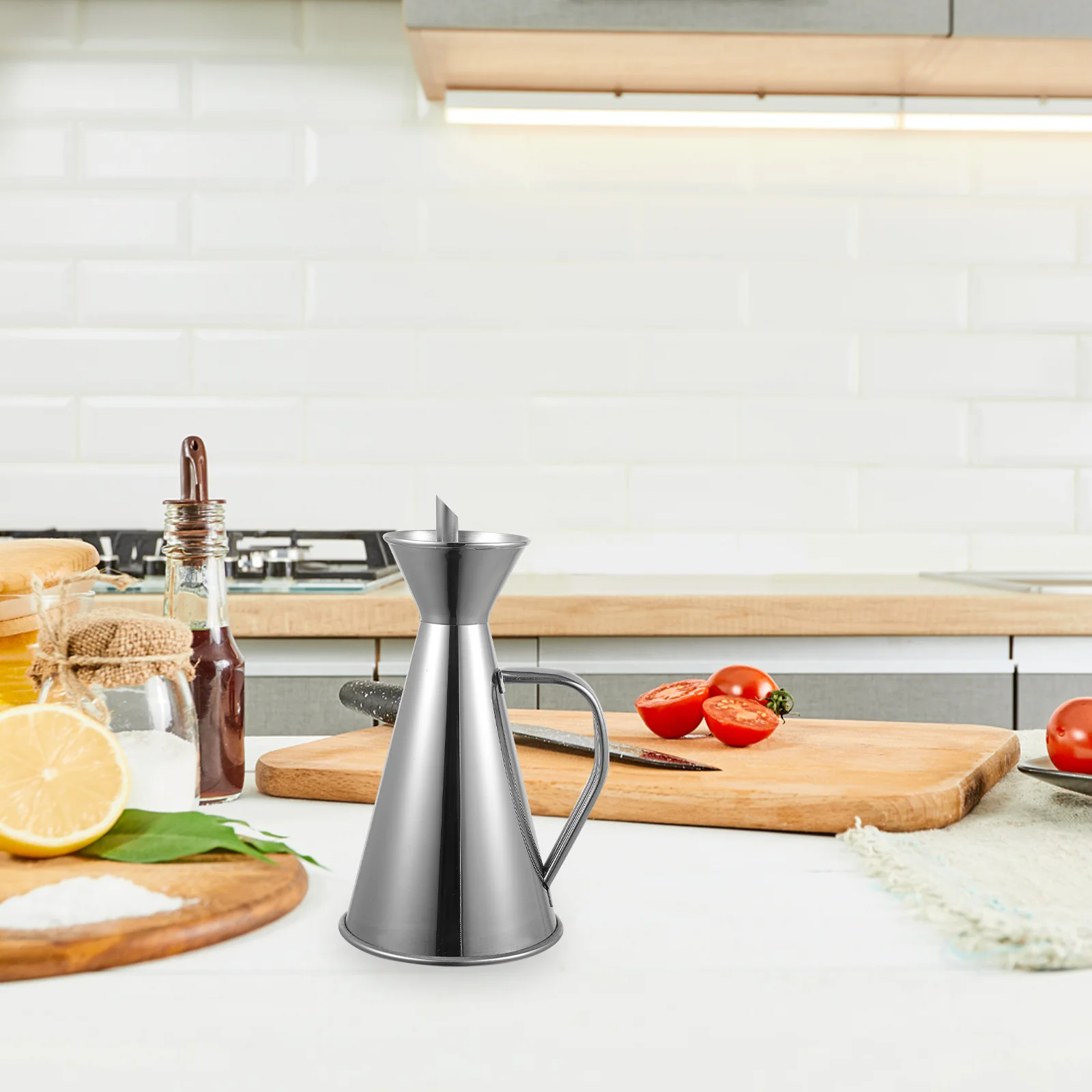 

Stainless Steel Oil Bottle Leakproof Oil Can Container Pourer for Cooking (250ml)