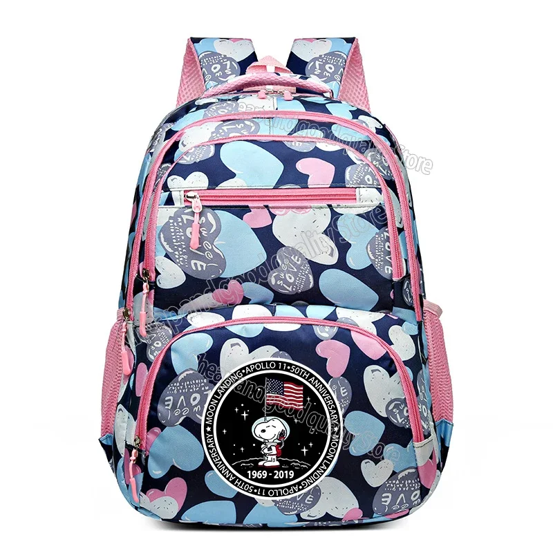 thumbnail image 1 of Snoopy-mochila escolar de dibujos animados para niño y niña, morral con estampado de Anime para adolescentes, bolsa de libros para estudiantes, regalo para niños, 2024, 1 of 5