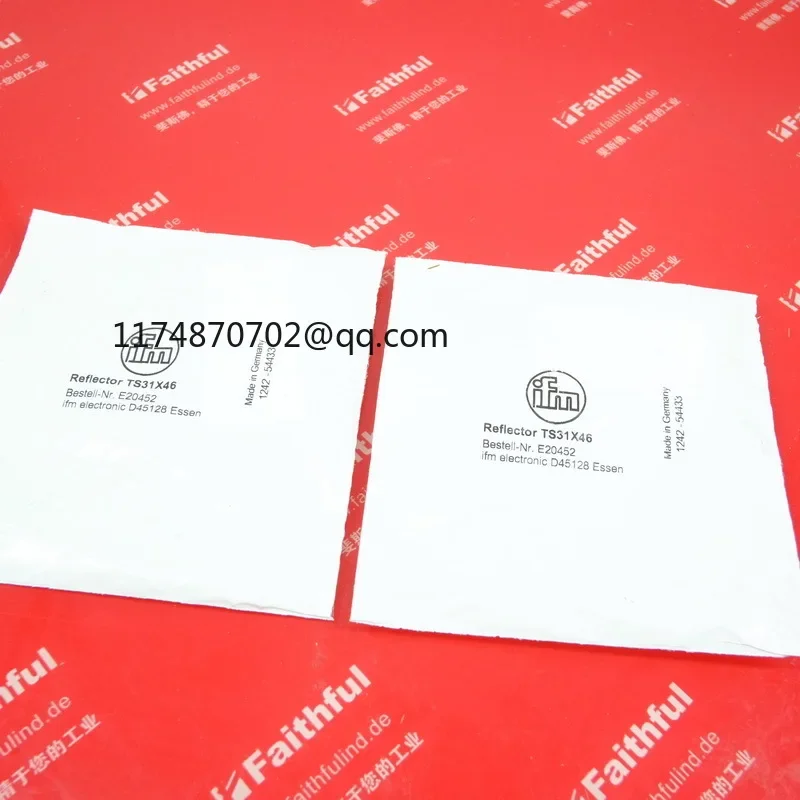 

IFM E20452 REFLECTOR TS-31x46 sensor 100% new and original