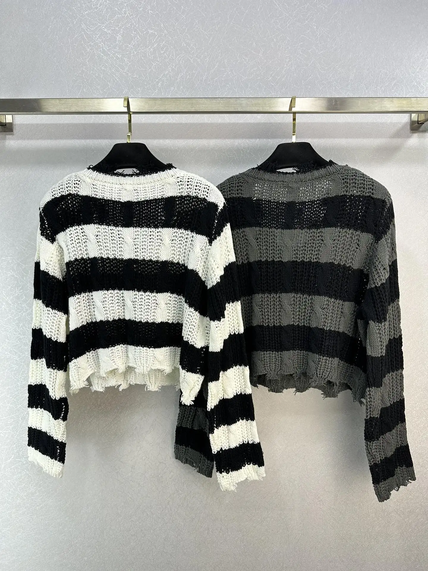 

2023 Autumn/Winter New Handmade Letter Jacquard Colored Striped Knitted Women's Sweater