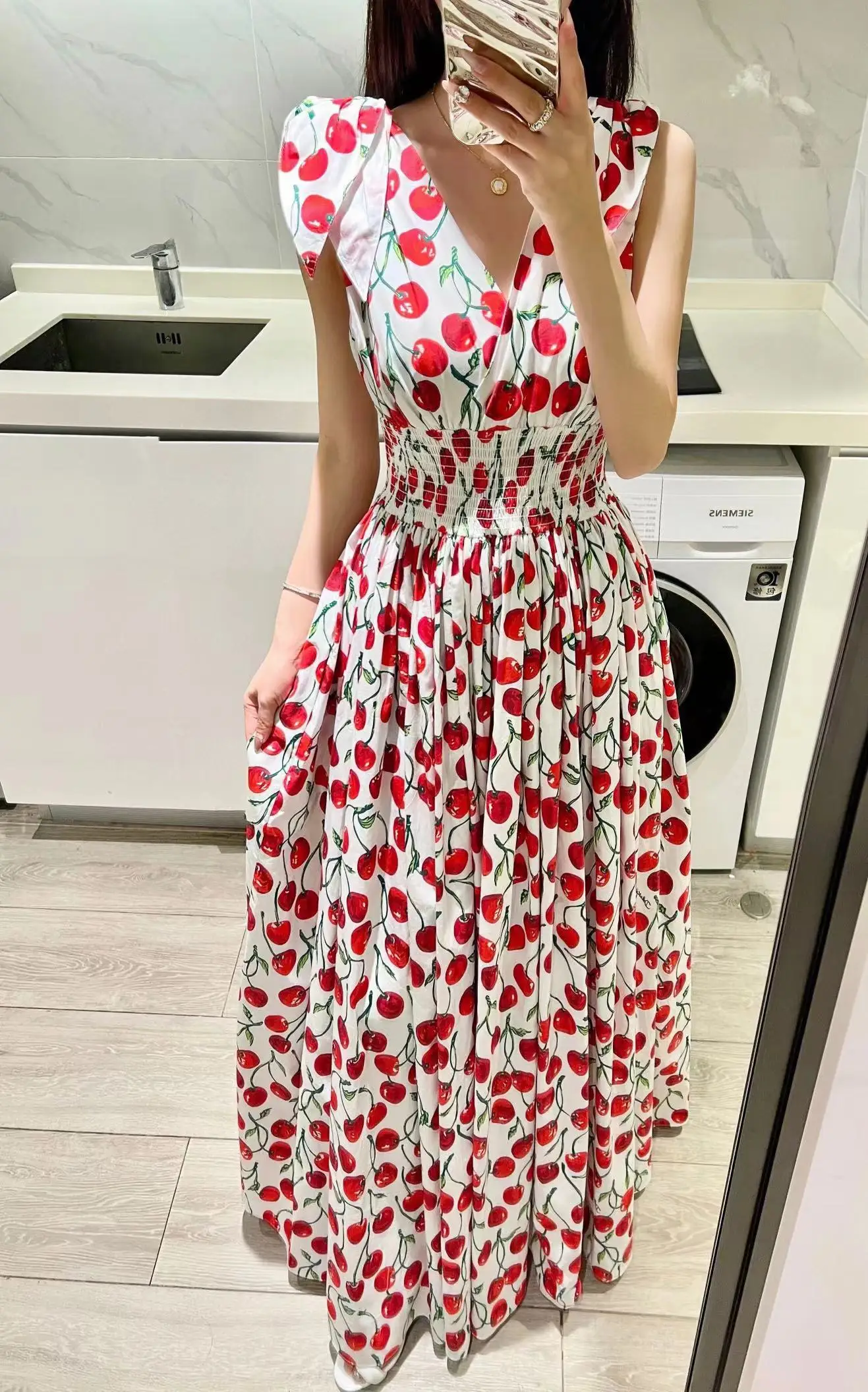 

Fyion Women Cherry Print Sleeveless Summer Long Cotton Dress Runway Fashion Waist Elastic V-Neck Niche Design 2023 New In