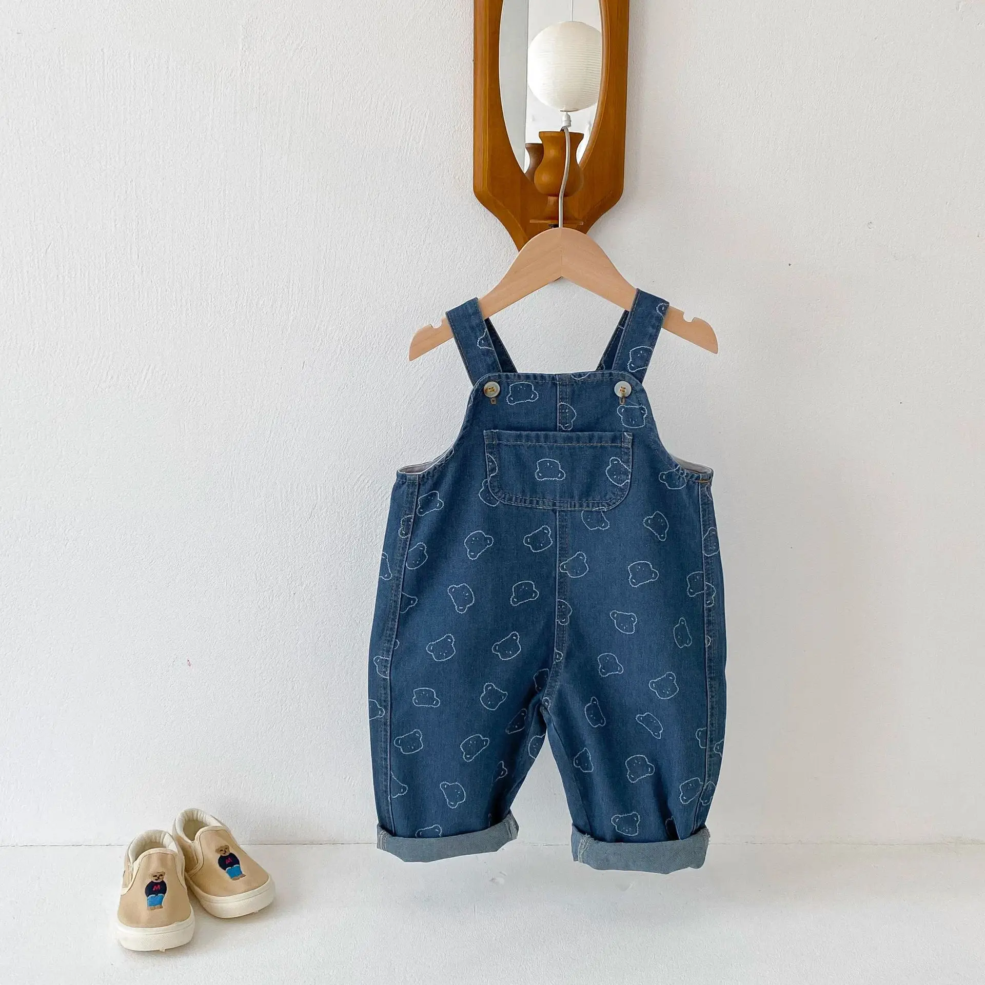2025 Spring New Children Loose Denim Overalls Cotton Baby Girls Cartoon Bear Print Casual Pants Boys Strap Trousers Kids Jeans