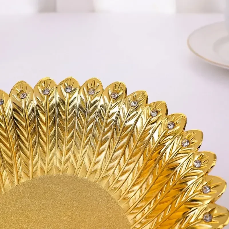Fruit Plate Pretty Gold Peacock Fruit Plate Luxury Zinc Alloy Tray Delicate Storage Plate for Candy Trinket Jewelry Snack Serving Home Decor fruit plate