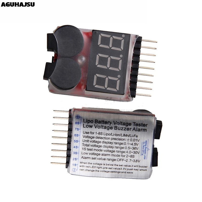 Testeur de batterie Lipo connecté à un accu 3S, affichant les tensions individuelles des cellules.