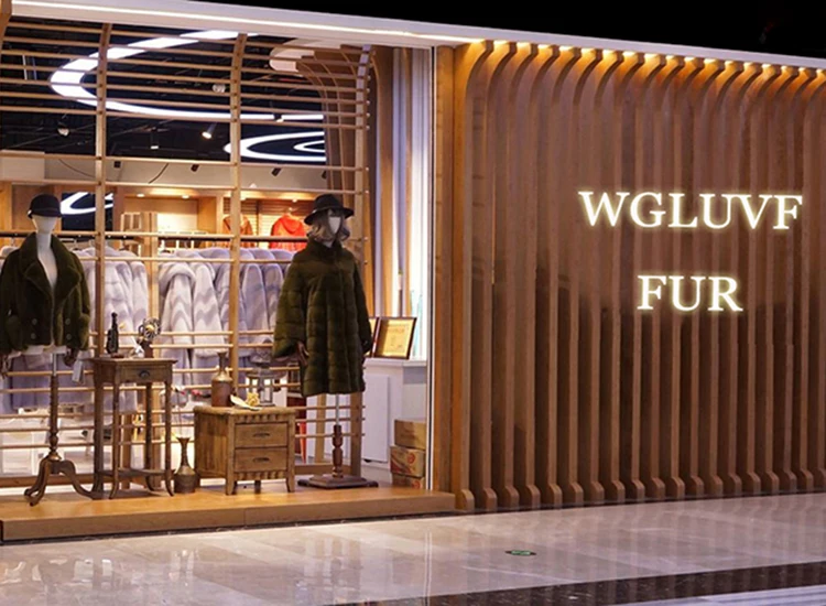 Veste femme en polyester, sur mesure avec fausse fourrure