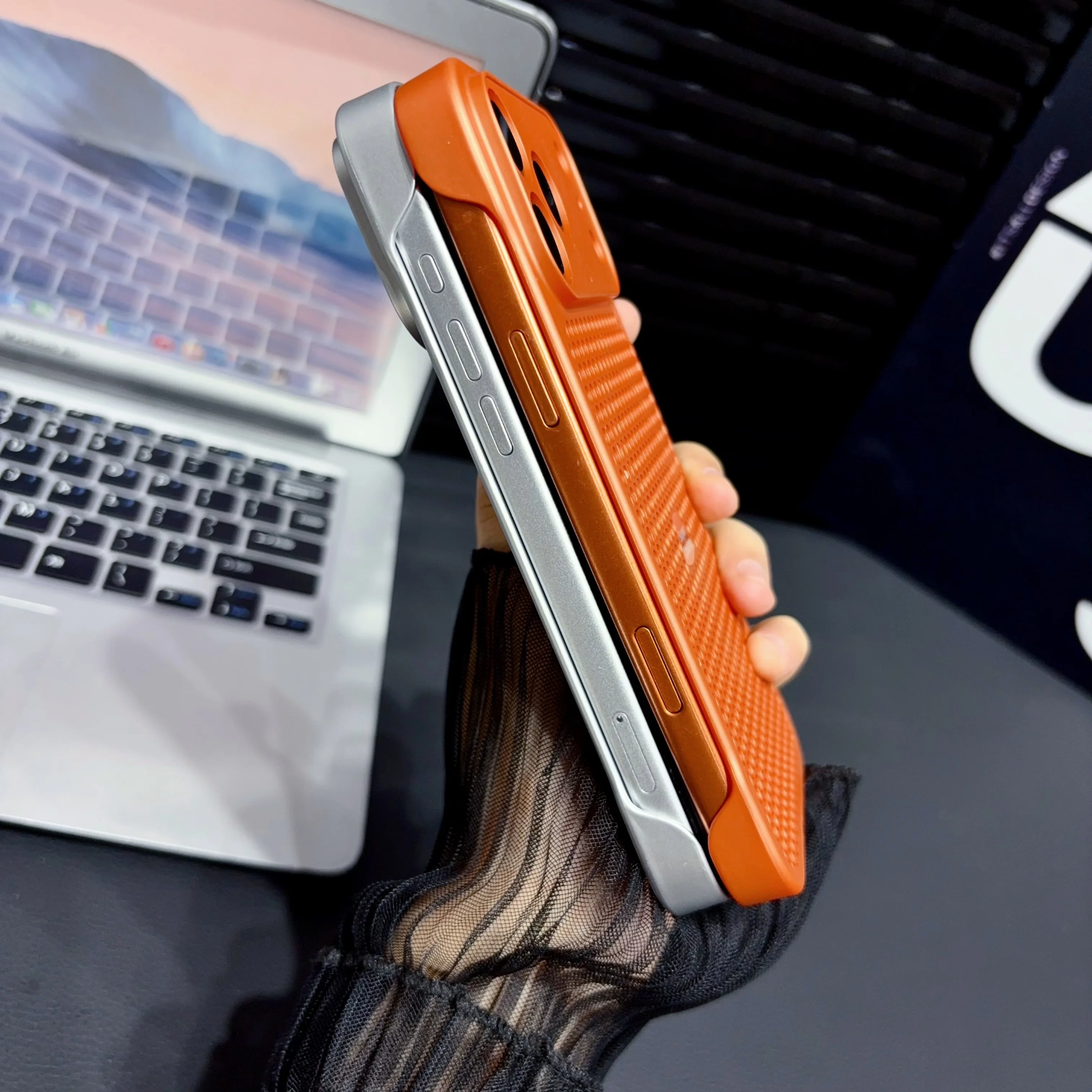 Ultra-Thin Honeycomb Mesh Magnetic Phone Case - Breathable Protective Cover