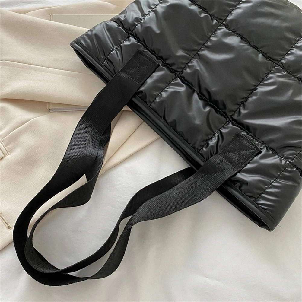 Fashion Shoulder Bag Large Capacity Cotton Padded Ladies Tote Handbags Rhombus Purses Handbags Quilted Solid for Leisure Travel