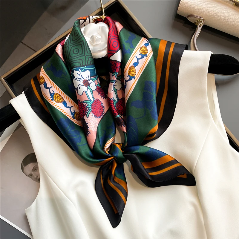 

2022 Luxury Brand Print 100% Real Silk Square Scarf Women Hand Wirst Hijab Shawl Design Wrap Neck Tie Hair Foulard Bandana