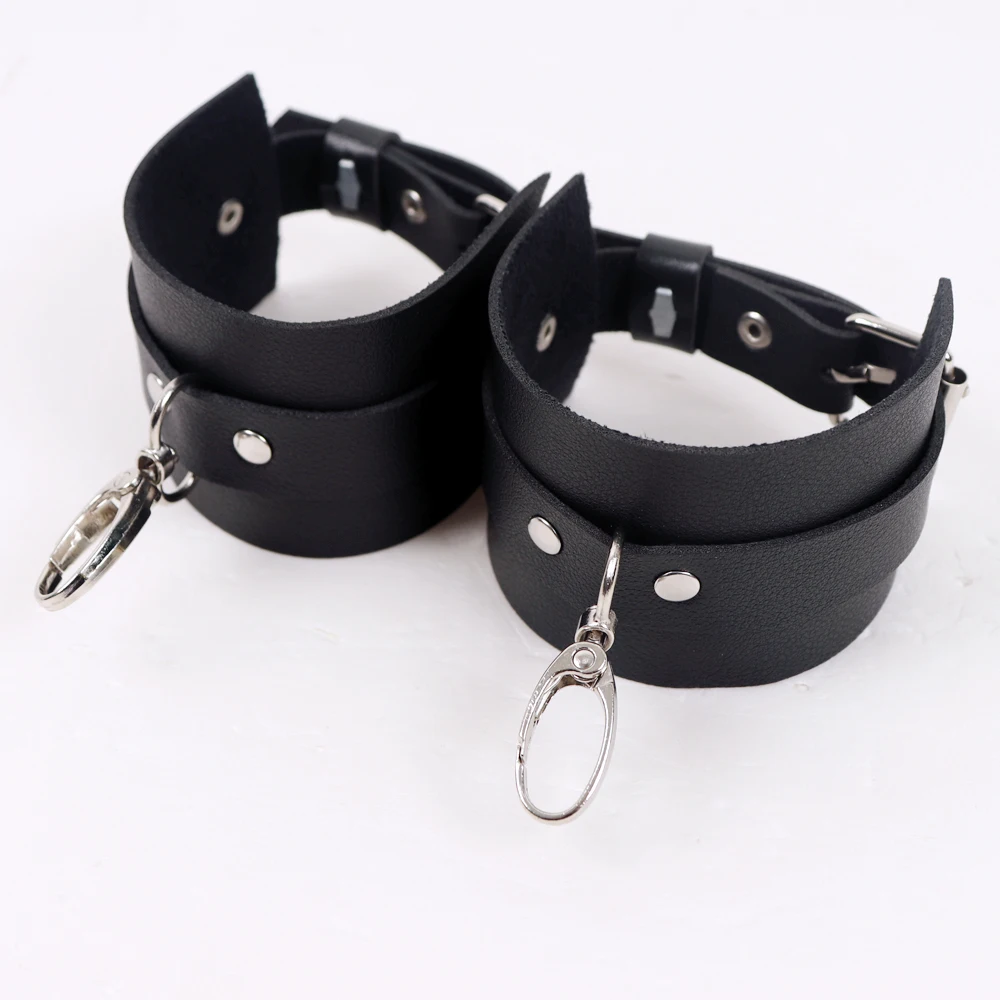 Manette in pelle regolabili sexy per giocattoli sessuali per coppie di donne Appendere fibbia collegamento Bdsm Bondage Restrizioni Accessori esotici Bondage Gear_voghion.com