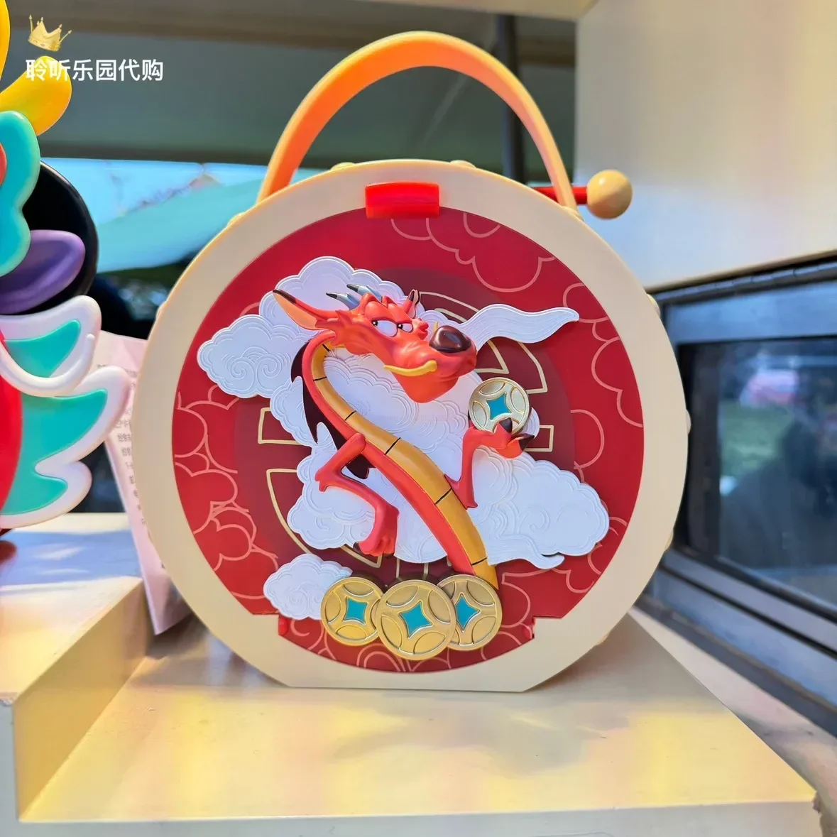 2024 Hot Original Disney Año Nuevo Dragón Mickey Modelo Juguetes Cubo de palomitas de maíz de plástico tridimensional Bolso bandolera creativo Regalos