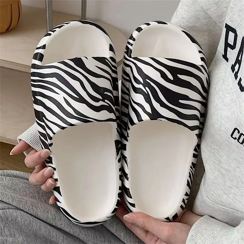 

Women's Slippers Cute Zebra Bear Dairy Cow Bathroom Summer Shoes Female Home Casual Comfortable Soft Non-Slip Sandals Studant