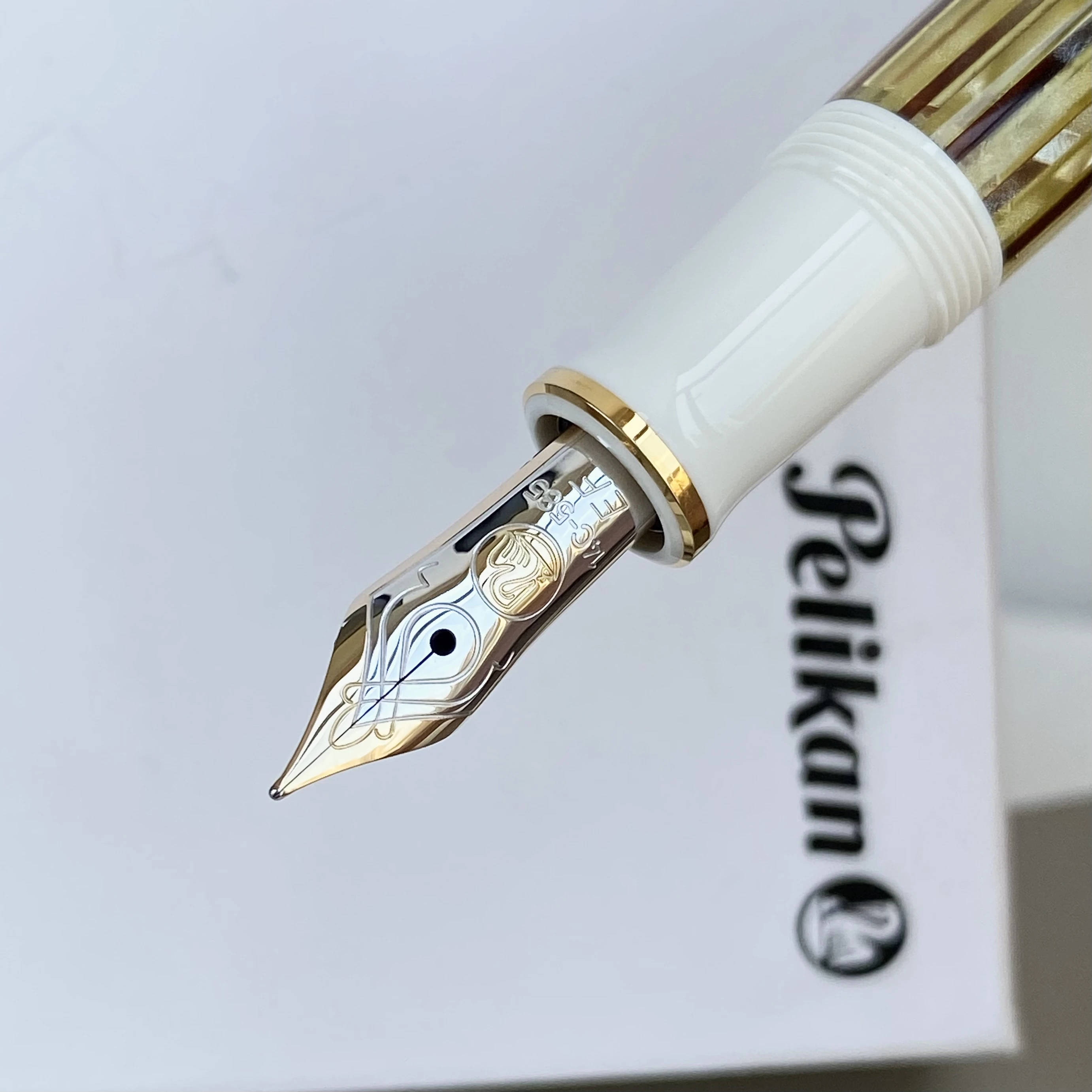 Ooriginal Pelikan M400/M405 White Tortoise Germany Striped Resin Fountain Pen 14K Gold Nib Piston Writing Pen Business Gift