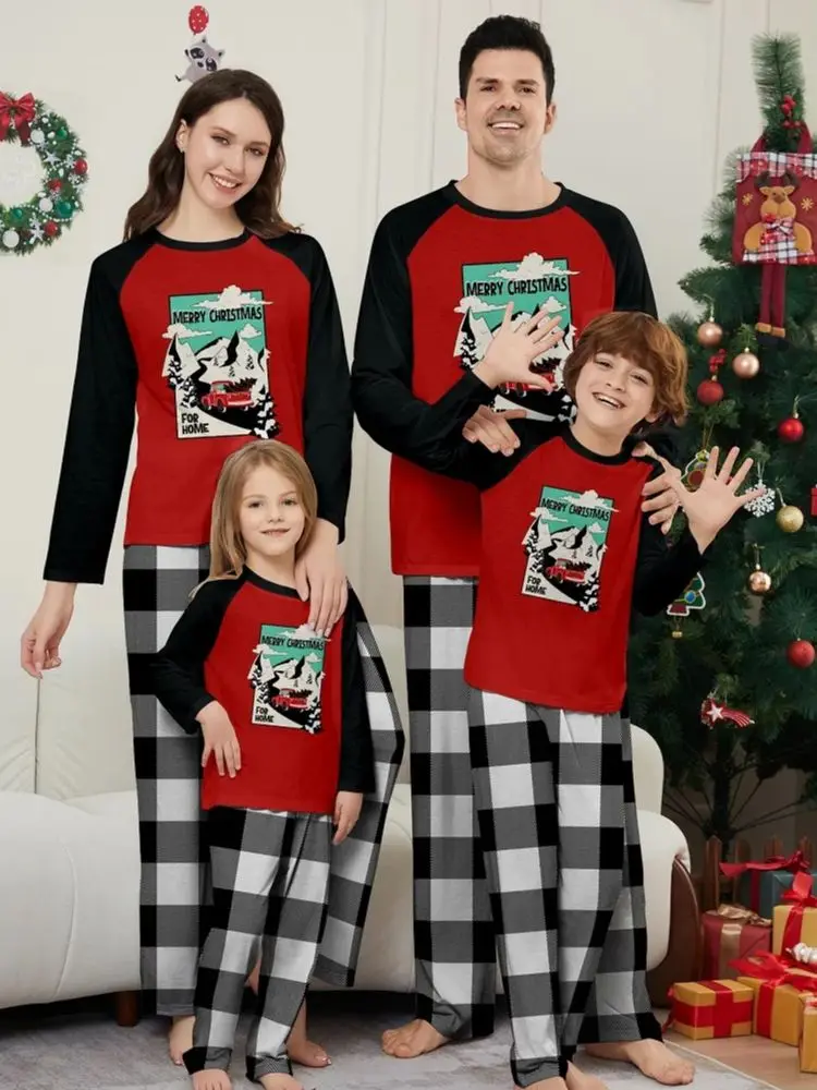 thumbnail image 1 of Pijamas familiares a juego de Navidad 2025, pijamas con estampado de imagen de Feliz Navidad, conjunto a juego para adultos y niños, mono de bebé + ropa para perros, 1 of 5