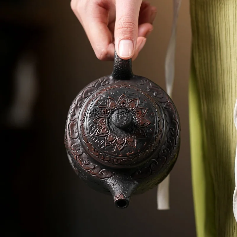 200ML Purple Pottery Carving Teapot Hand drawn Antique Relief Teapot Home Kung Fu Teapot Tea Pot