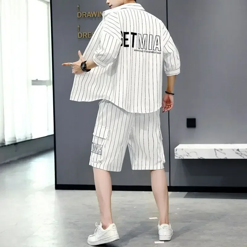 thumbnail image 1 of Camiseta Hombre Trajes Deportivos Blancos Ropa de Hombre Alfabeto Conjuntos de Pantalones Cortos Esenciales Chándal de Jogging Novedad en Alta Calidad Chic, 1 of 5