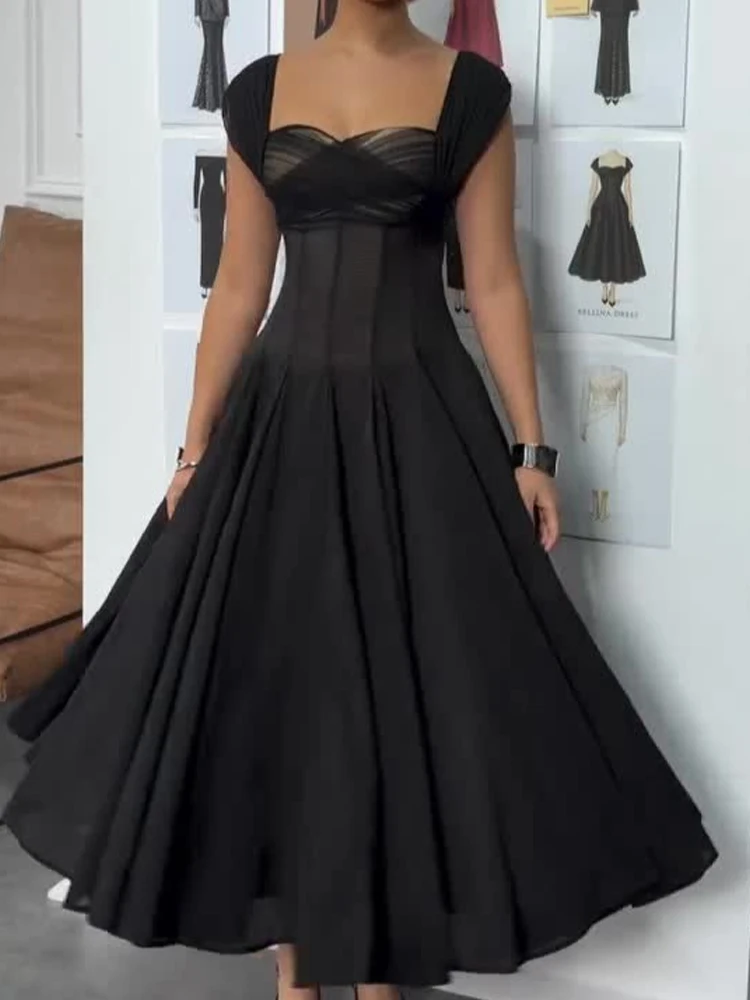 فستان أوف وايت بتصميم واسع أنثوي