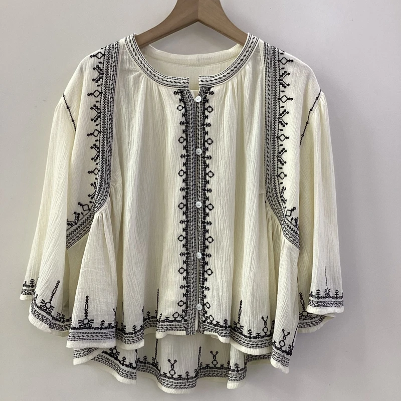 

Shirt Women's 2024 Summer New Loose and Comfortable White Vintage Embroidered Round Neck Flare Sleeves Casual Top