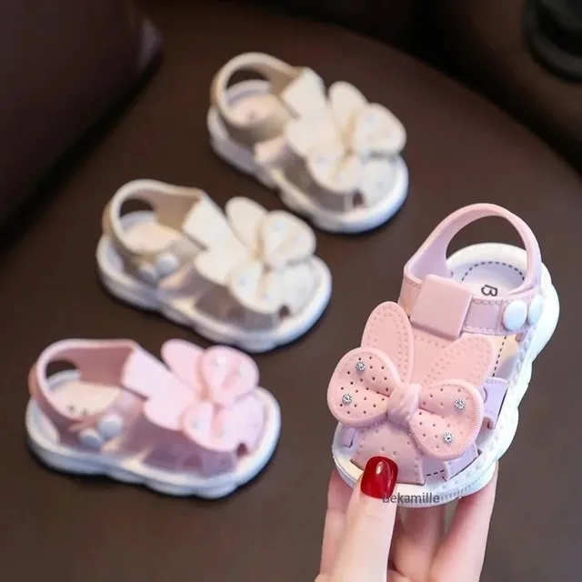 Nouvelles sandales d'été antidérapantes pour filles, avec semelles souples et Design léger, parfaites pour la plage 1
