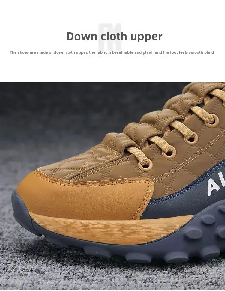 Leichte Tennisschuhe mit dicker Sohle und gemischtem Farbmuster.