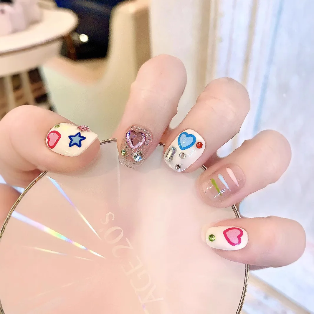 10pcs 수제 반짝이 거짓 손톱 3D 라인 석 디자인과 짧은 사각형 거짓 손톱 파티 댄스 착용을위한 럭셔리 네일 아트 세트