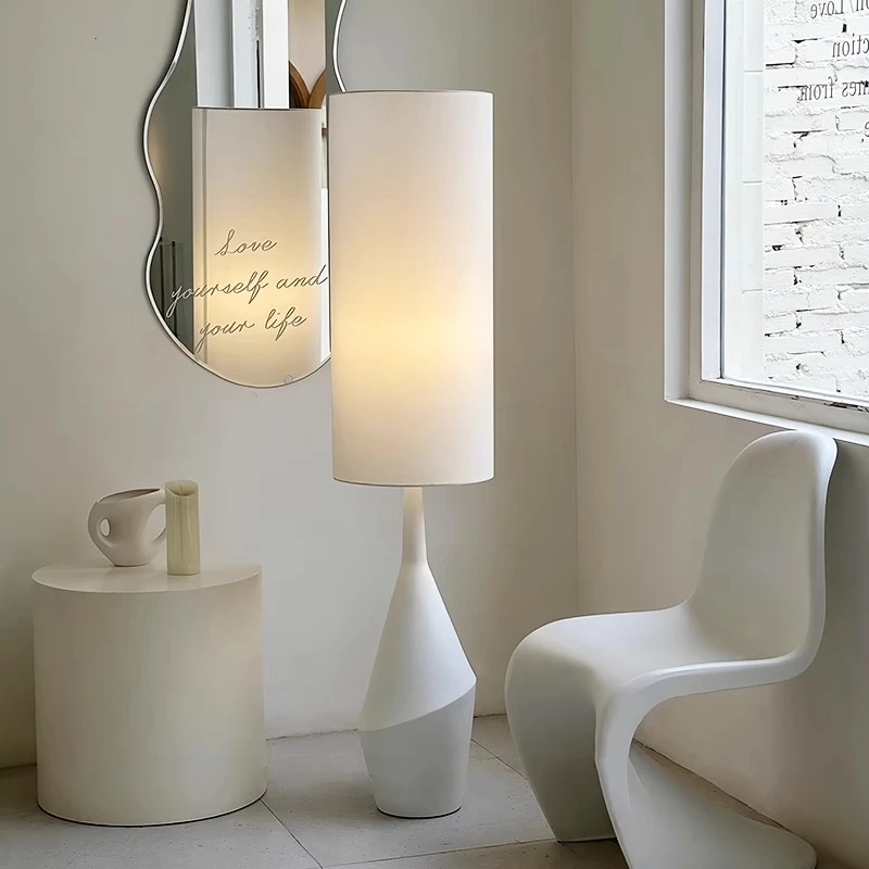 

Напольная Лампа в скандинавском стиле, украшение для комнаты в кремовом стиле для гостиной, спальни, стоячий светильник