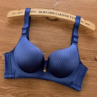 Soutien-gorge push-up rembourré de 8 cm pour petites poitrines, sans couture, sans armatures, confortable, style t-shirt, lingerie naturelle avec bretelles réglables 2